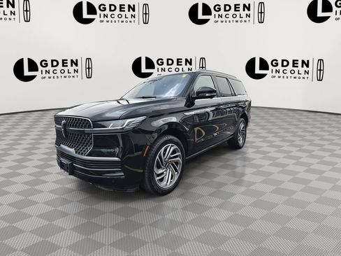 Used 2025 Lincoln Navigator Reserve AWD/4WD image 4