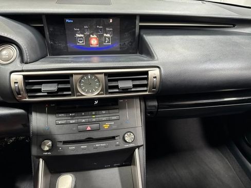 Used 2015 Lexus IS 250 RWD image 18