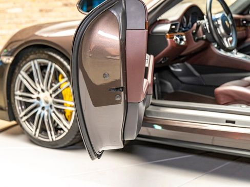 Used 2015 Porsche 911 4 Coupe image 39