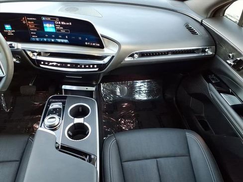 Certified 2024 Cadillac Lyriq Luxury image 17