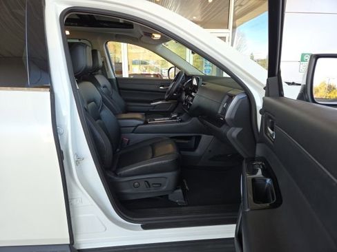 Used 2023 Nissan Pathfinder SL image 54