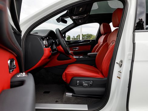 New 2025 Bentley Bentayga image 31