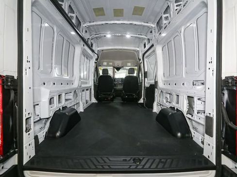 Used 2024 Ford Transit 250 148 High Roof RWD image 10