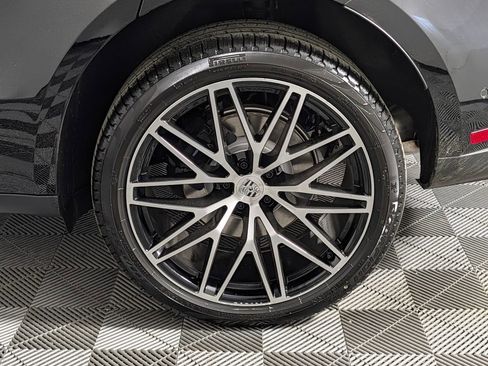 New 2026 Porsche Macan image 13