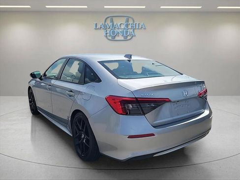 Used 2023 Honda Civic Sport image 3