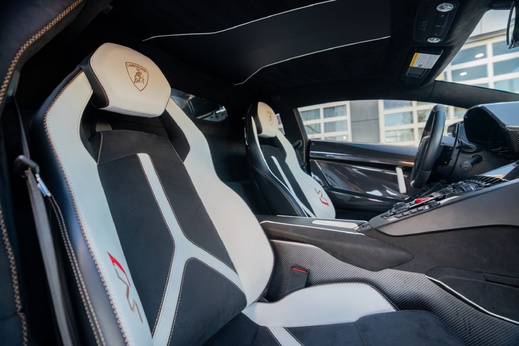 Used 2019 Lamborghini Aventador SVJ AWD/4WD image 54