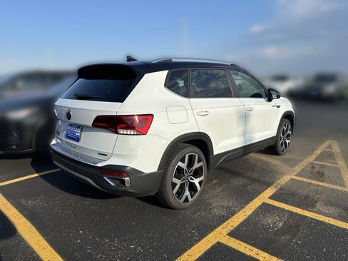 Used 2023 Volkswagen Taos SEL AWD/4WD image 3