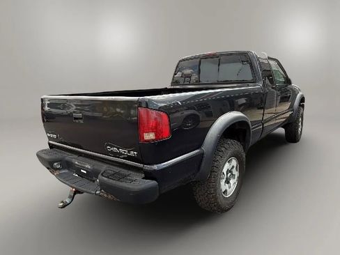 Used 2003 Chevrolet S10 Pickup LS w/ LS Preferred Equipment Group image 5