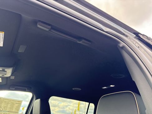 New 2025 Chevrolet Suburban Premier image 12