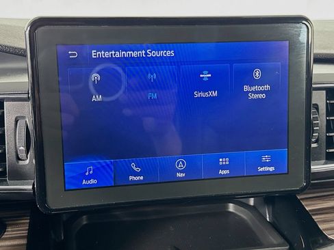 Used 2024 Ford Explorer Limited AWD/4WD image 37