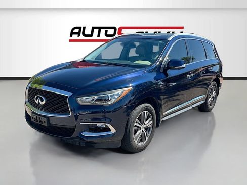 Used 2019 INFINITI QX60 Luxe w/ Essential Package FWD image 3