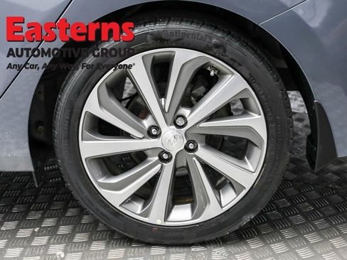 Used 2020 Hyundai Accent Limited image 8