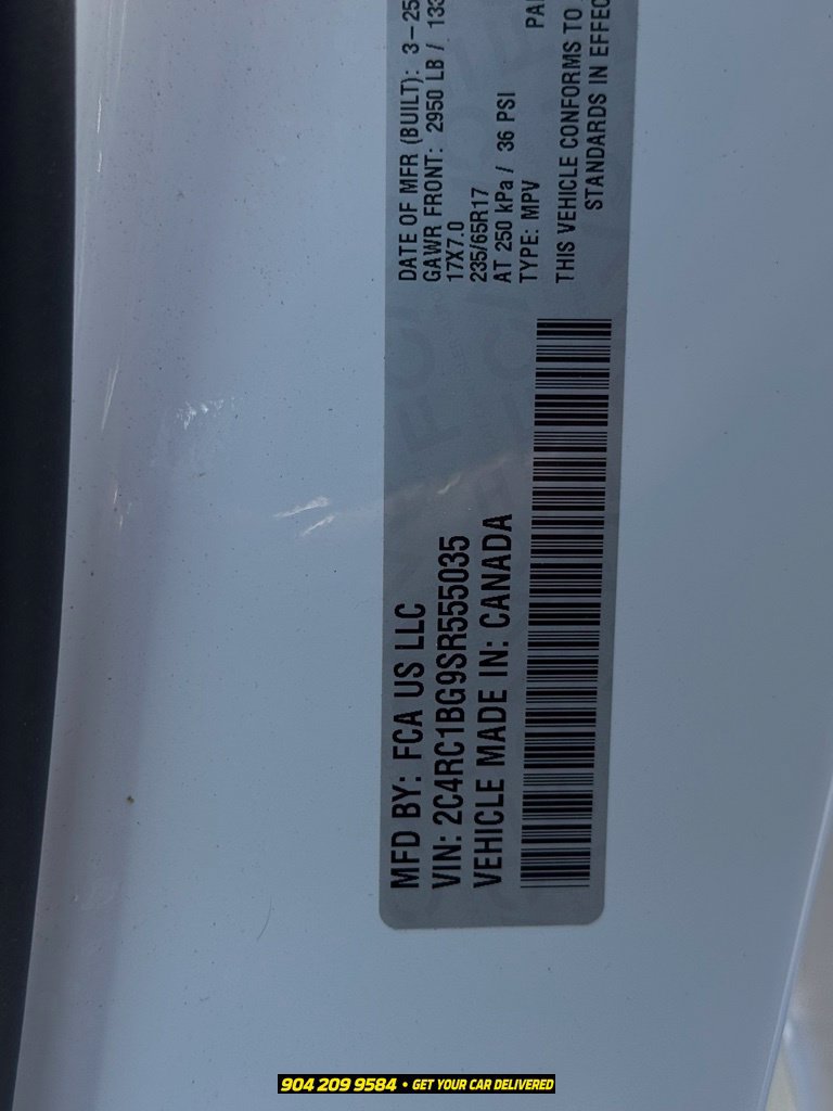 Used 2025 Chrysler Pacifica Select FWD image 11