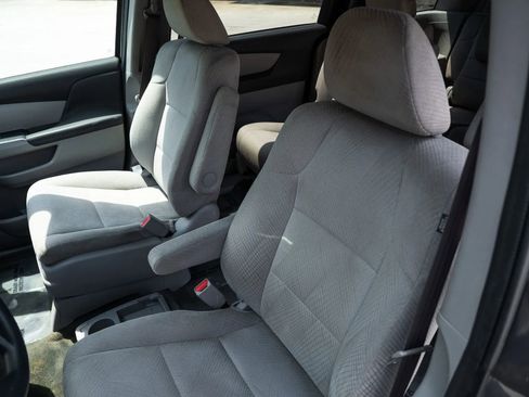 Used 2016 Honda Odyssey LX image 19