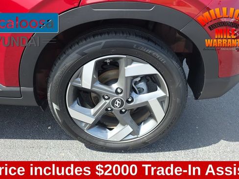 Used 2025 Hyundai Venue SEL FWD image 11