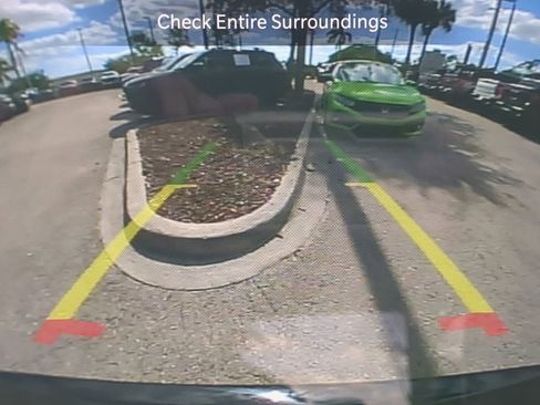 Used 2025 Chrysler Pacifica Select image 21