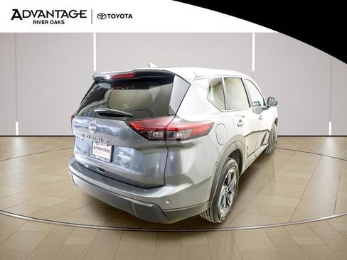 Used 2024 Nissan Rogue SV AWD/4WD image 7