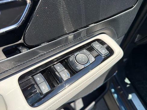New 2026 Lincoln Aviator AWD image 22