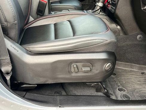 Used 2024 Jeep Wrangler Unlimited Rubicon image 30