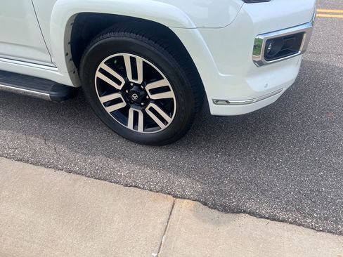 Used 2022 Toyota 4Runner Limited AWD/4WD image 27