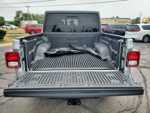 Used 2022 Jeep Gladiator Sport AWD/4WD image 26