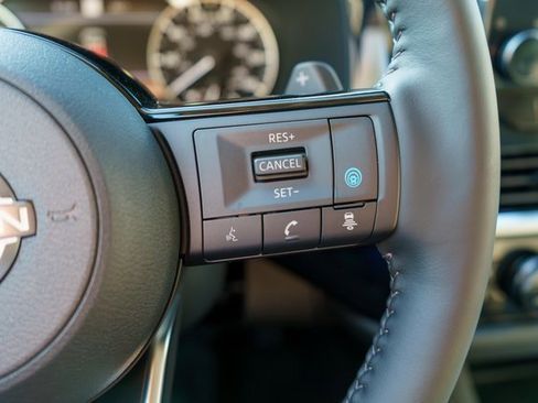 New 2025 Nissan Pathfinder SL image 19