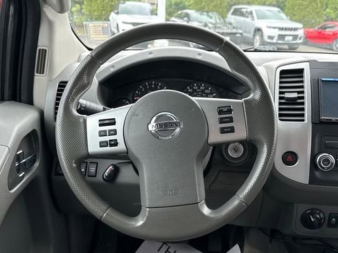 Used 2016 Nissan Frontier SV AWD/4WD image 10