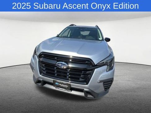 Used 2025 Subaru Ascent Onyx Edition w/ Onyx Package AWD/4WD image 3