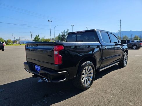 Used 2021 Chevrolet Silverado 1500 High Country w/ Technology Package AWD/4WD image 6