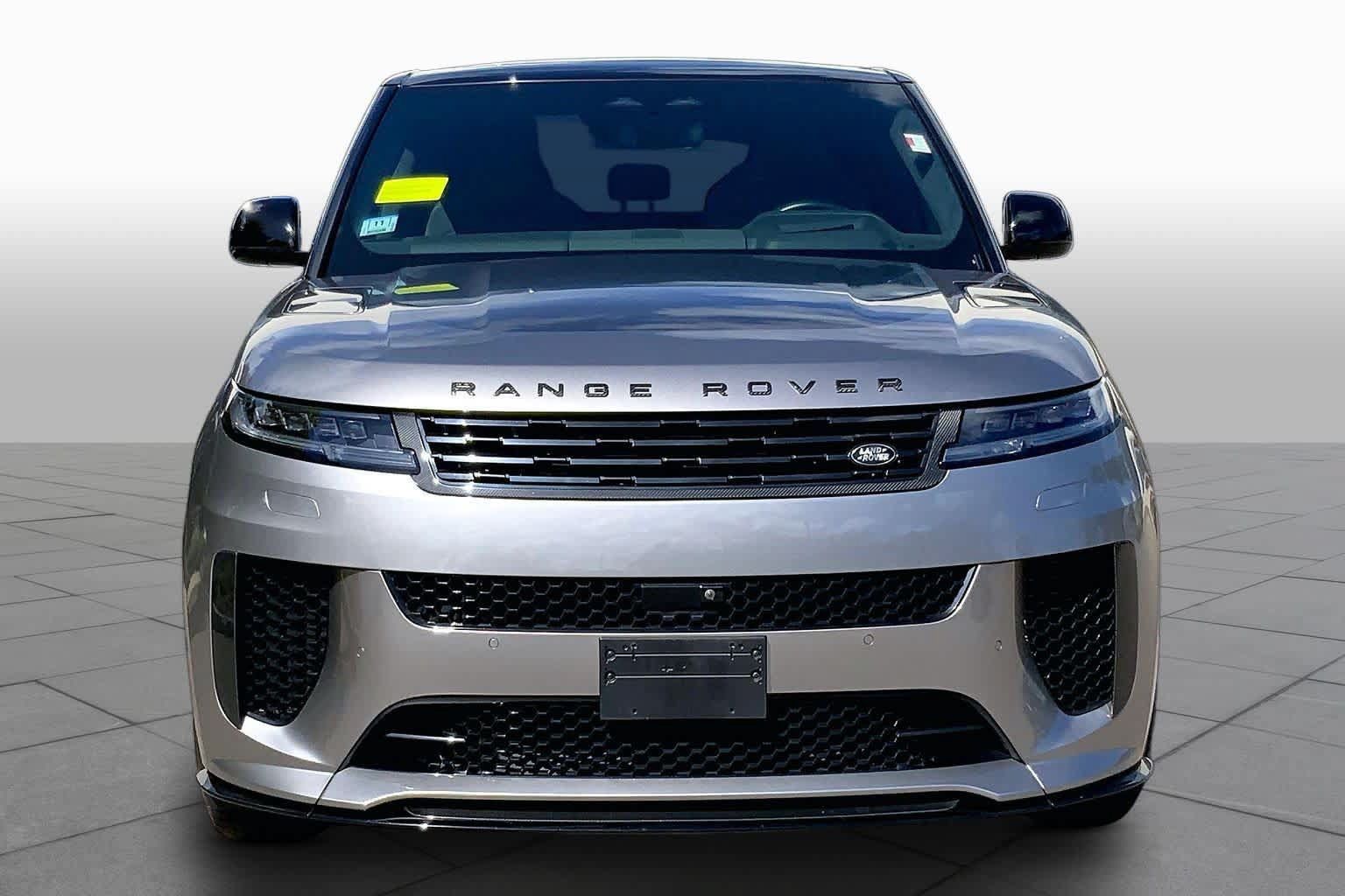 Used 2024 Land Rover Range Rover Sport AWD/4WD image 4
