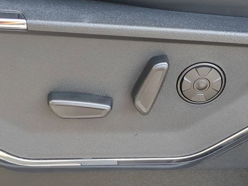 Used 2025 Ford F250 Platinum image 20