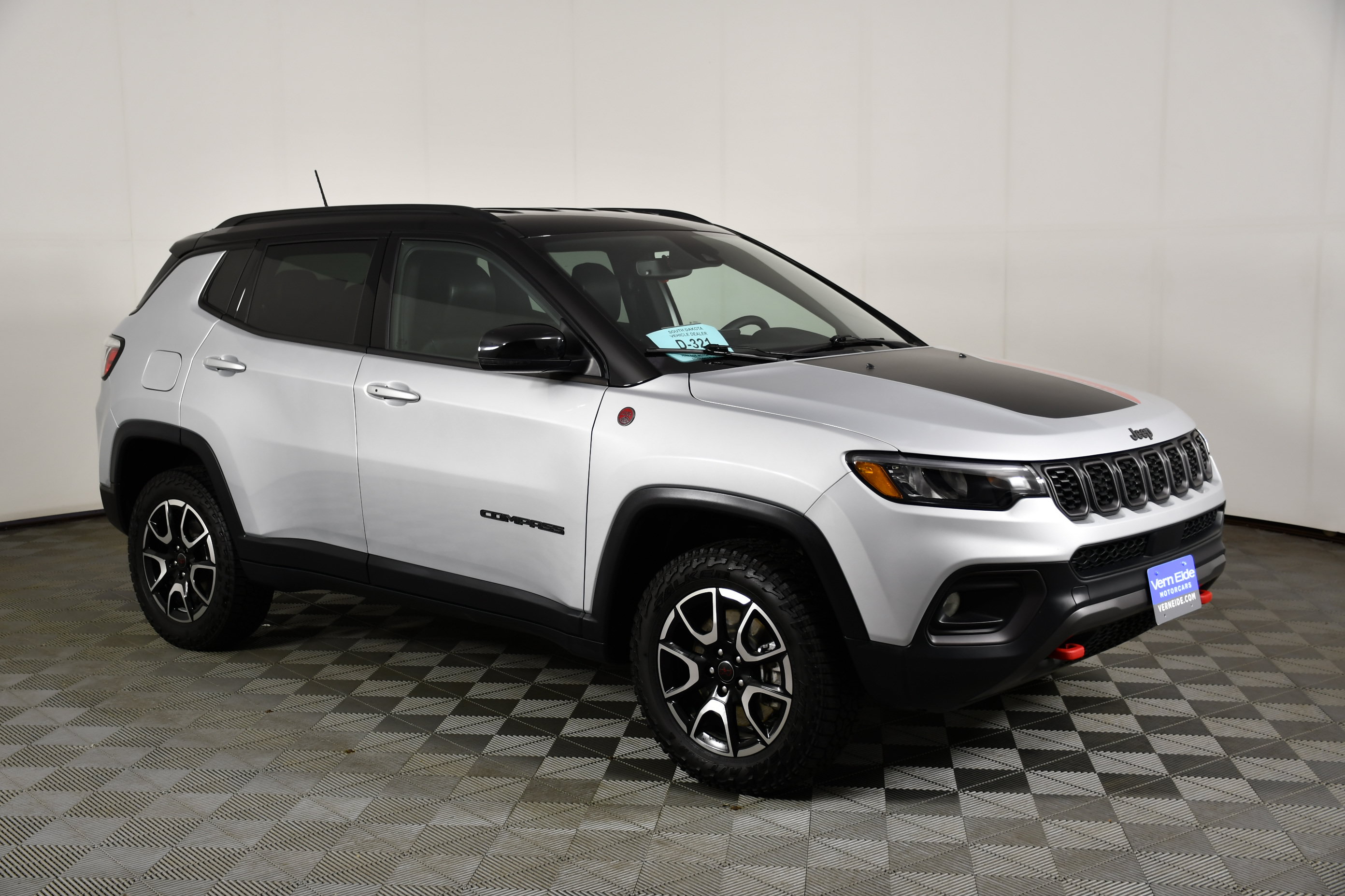 Used 2026 Jeep Compass Trailhawk AWD/4WD image 4