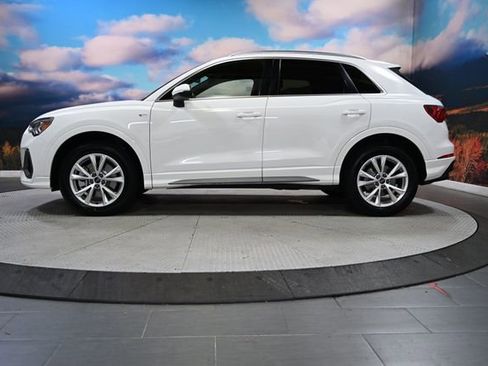 Used 2023 Audi Q3 2.0T Premium image 4