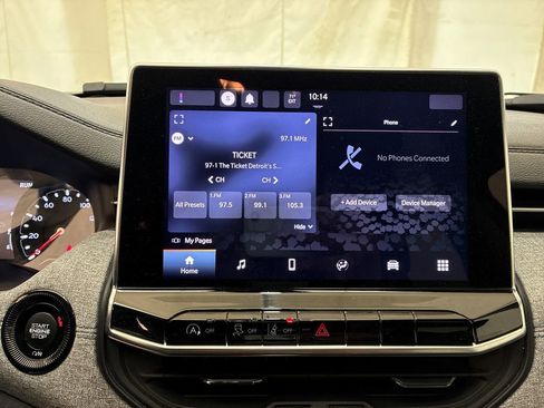 Used 2022 Jeep Compass Latitude FWD image 18