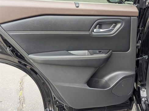 Used 2023 Nissan Rogue SL w/ SL Premium Package image 27