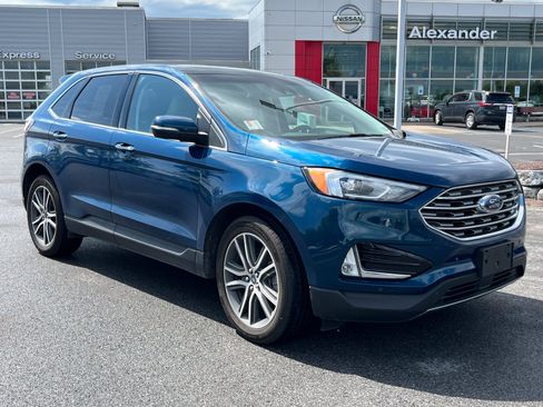 Used 2020 Ford Edge Titanium w/ Class II Trailer Tow Package AWD/4WD image 1