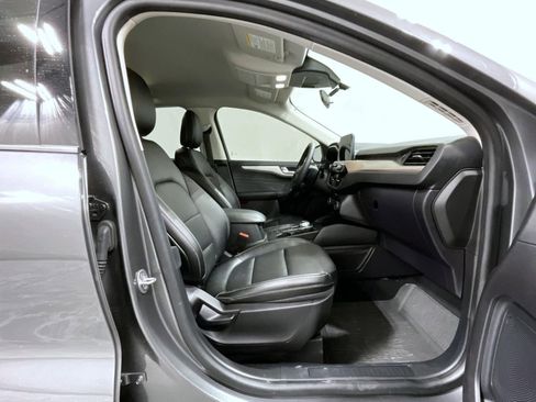 Used 2022 Ford Escape SEL image 16