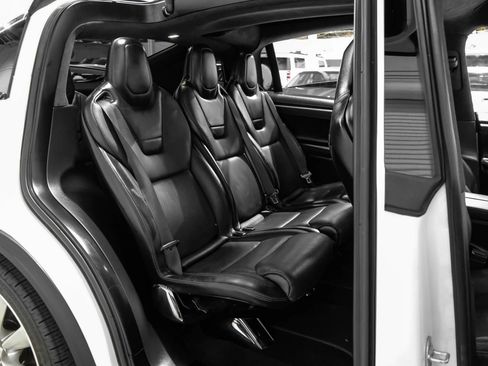 Used 2016 Tesla Model X P90D image 35