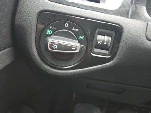 Used 2015 Volkswagen GTI SE image 13