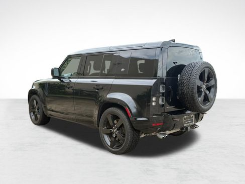 Used 2022 Land Rover Defender 110 V8 AWD/4WD image 3