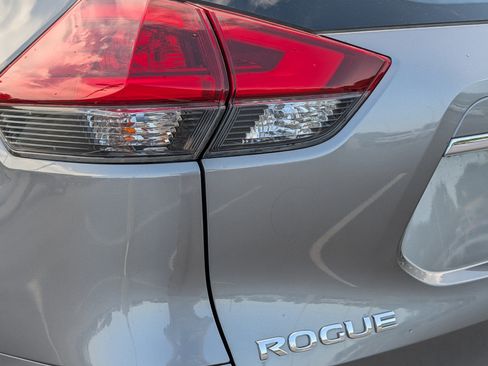 Used 2020 Nissan Rogue S AWD/4WD image 17