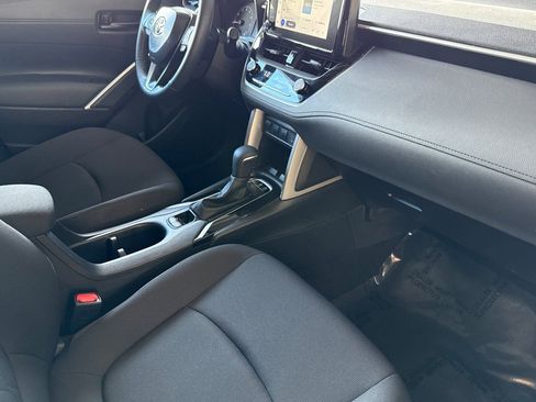 Certified 2025 Toyota Corolla Cross LE image 19