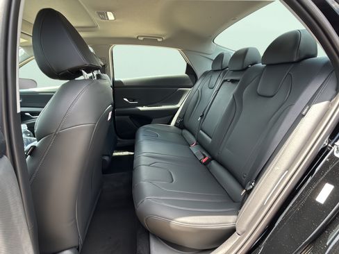 New 2026 Hyundai Elantra Limited FWD image 19