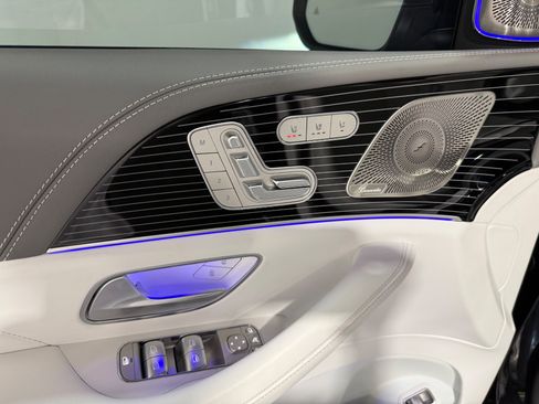 Used 2024 Mercedes-Benz Maybach GLS 600 4MATIC image 17