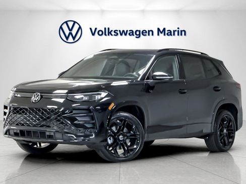 New 2026 Volkswagen Tiguan SE R-Line image 1