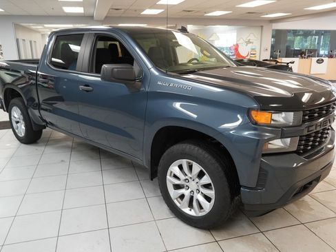 Used 2020 Chevrolet Silverado 1500 Custom w/ Custom Value Package AWD/4WD image 13