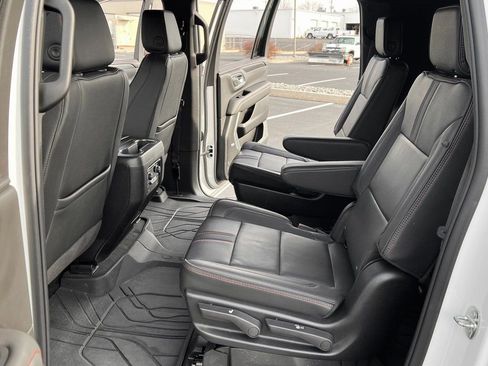 Used 2024 Chevrolet Suburban RST image 17