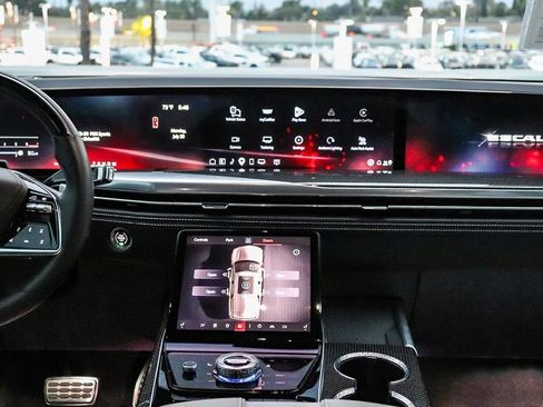 Used 2025 Cadillac Escalade V AWD/4WD image 15