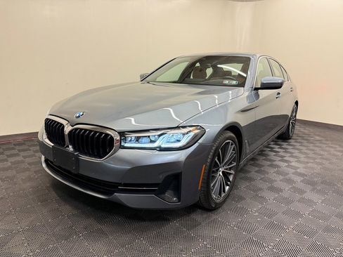 Used 2022 BMW 530i xDrive w/ Premium Package image 2