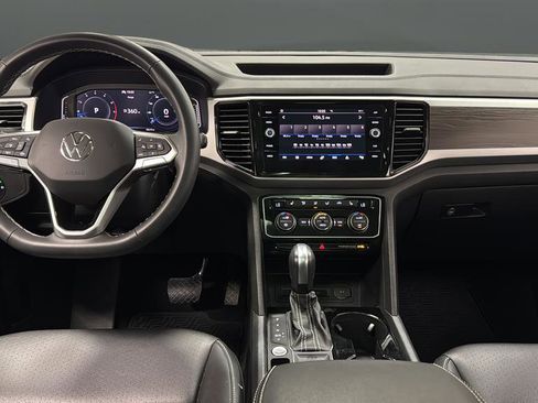 Used 2023 Volkswagen Atlas SE w/ Panoramic Sunroof Package FWD image 11